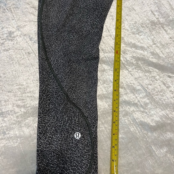 Lululemon Size 6 Nulu Crop Leggings - Picture 3 of 10